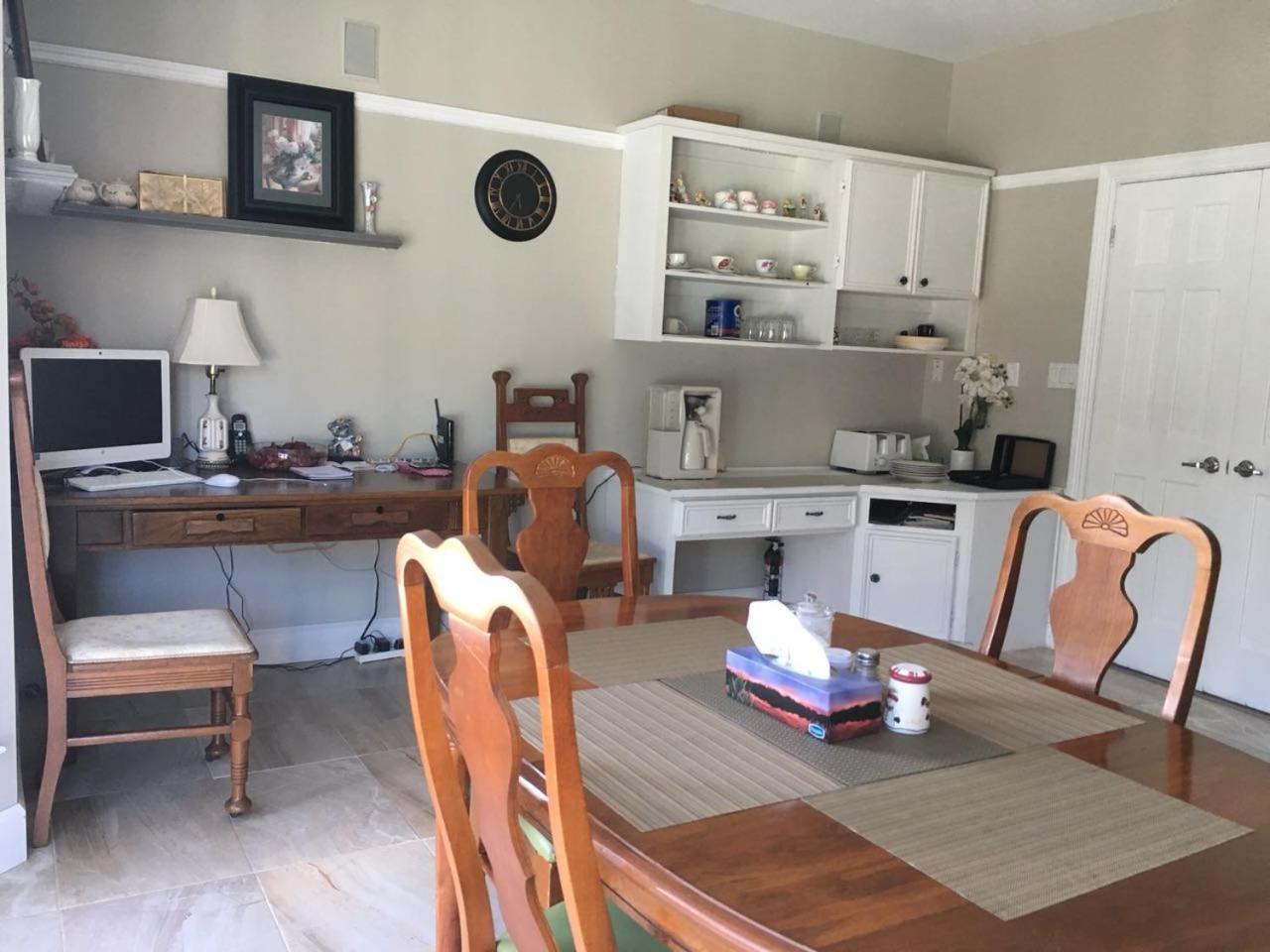 Bed and Breakfast Seaview White House Stratford Екстер'єр фото