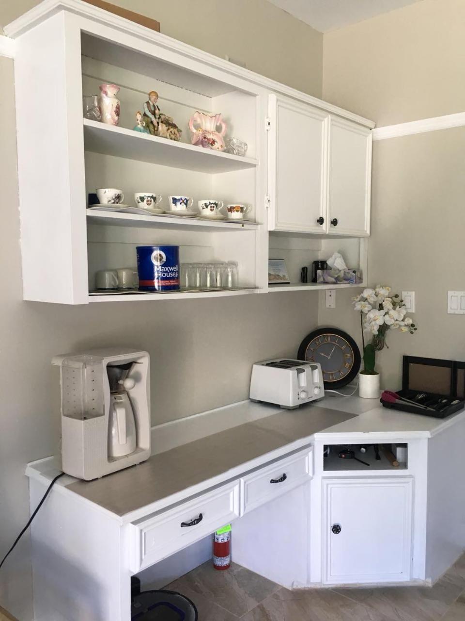 Bed and Breakfast Seaview White House Stratford Екстер'єр фото
